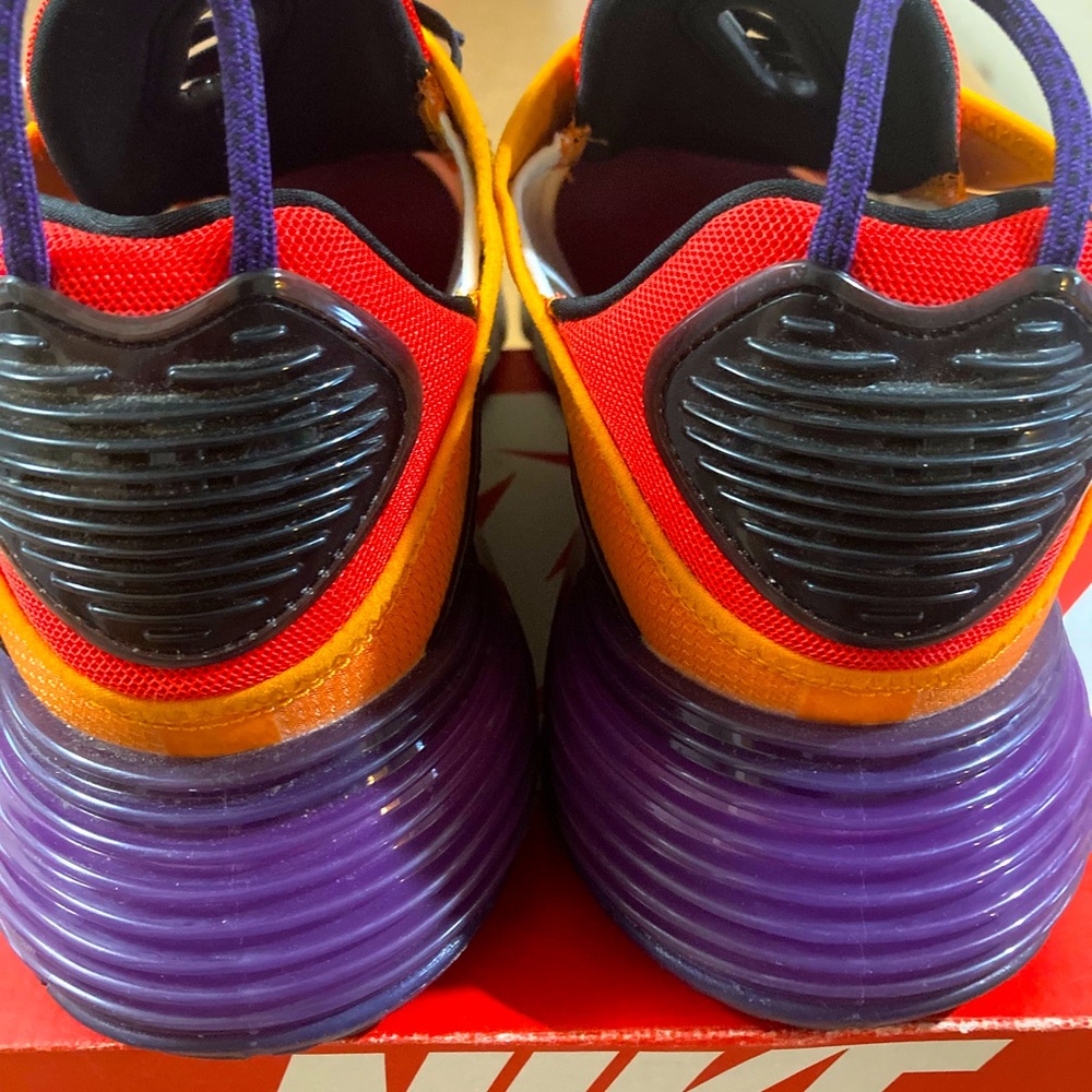 NIKE AIR MAX 2090 - Picture 7 of 8